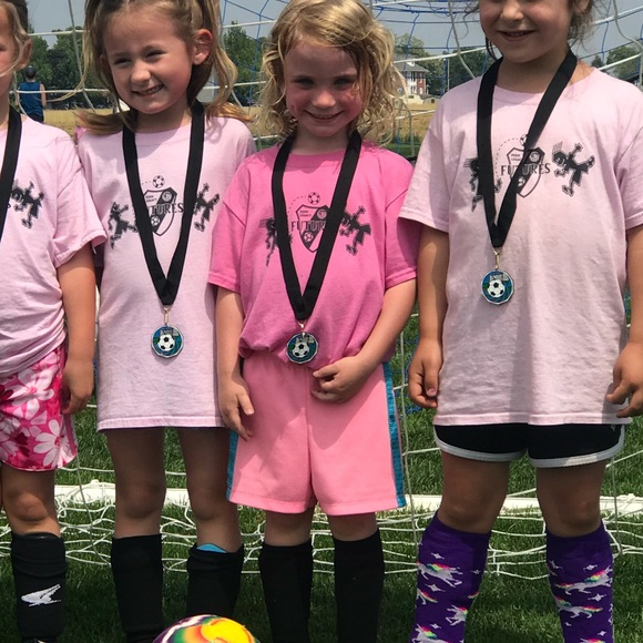 Kyleigh’s HandKrafted Korner- Art/Pens/Cards
For Soccer ⚽️ Camp - Picture 5 of 15